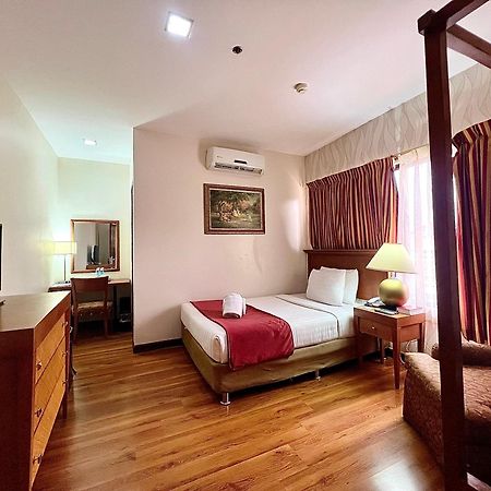 Royal Suites Condotel Kalibo Ngoại thất bức ảnh