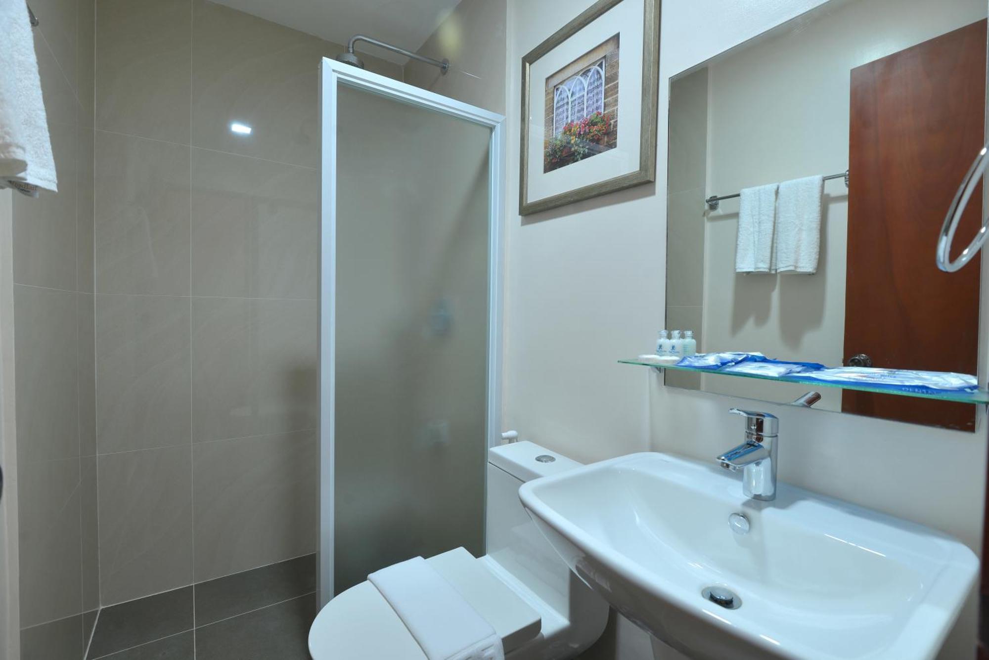 Royal Suites Condotel Kalibo Phòng bức ảnh