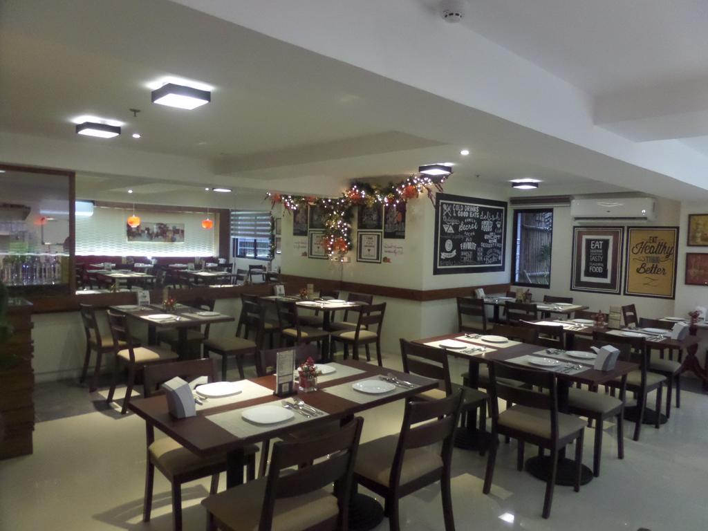 Royal Suites Condotel Kalibo Ngoại thất bức ảnh