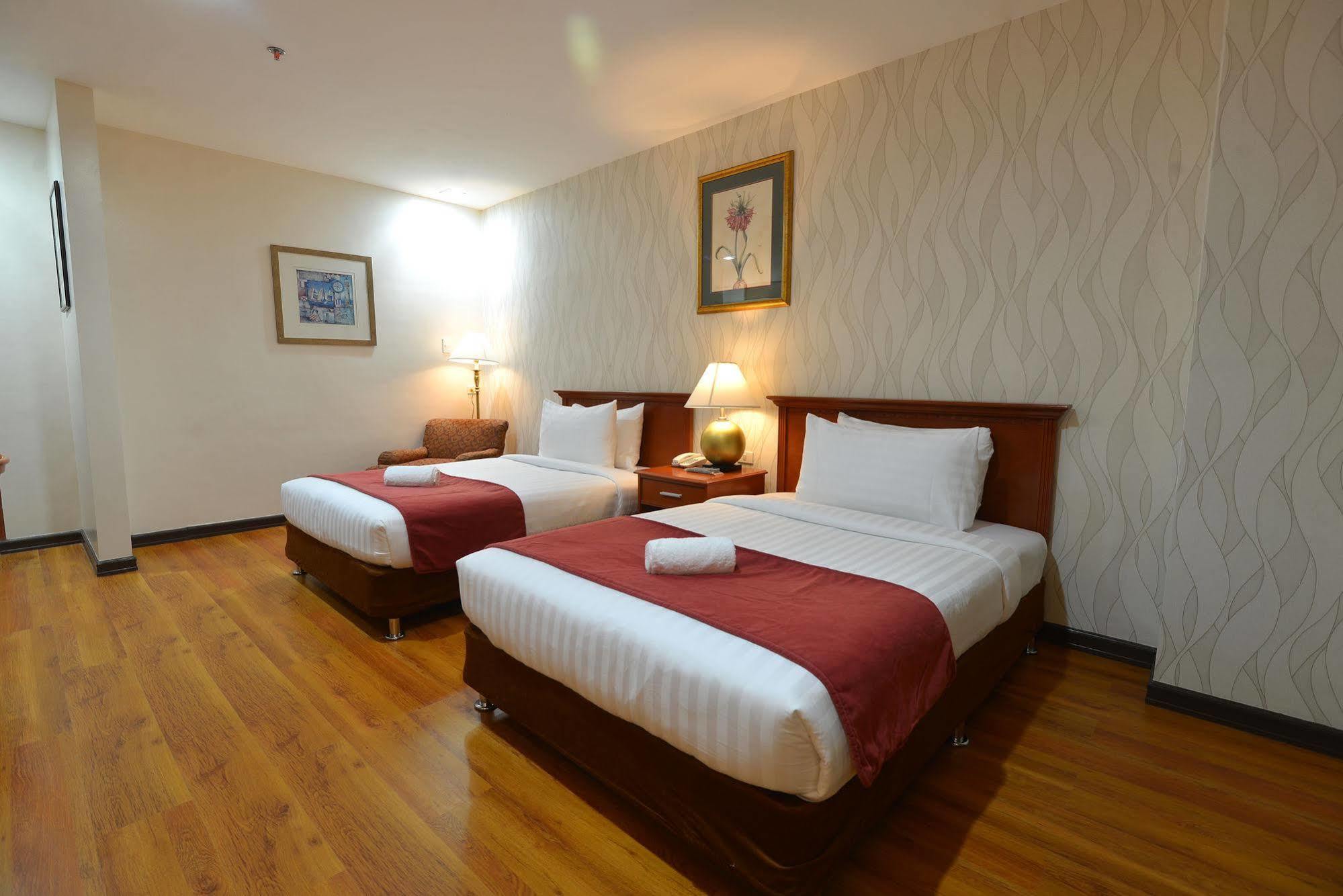 Royal Suites Condotel Kalibo Ngoại thất bức ảnh