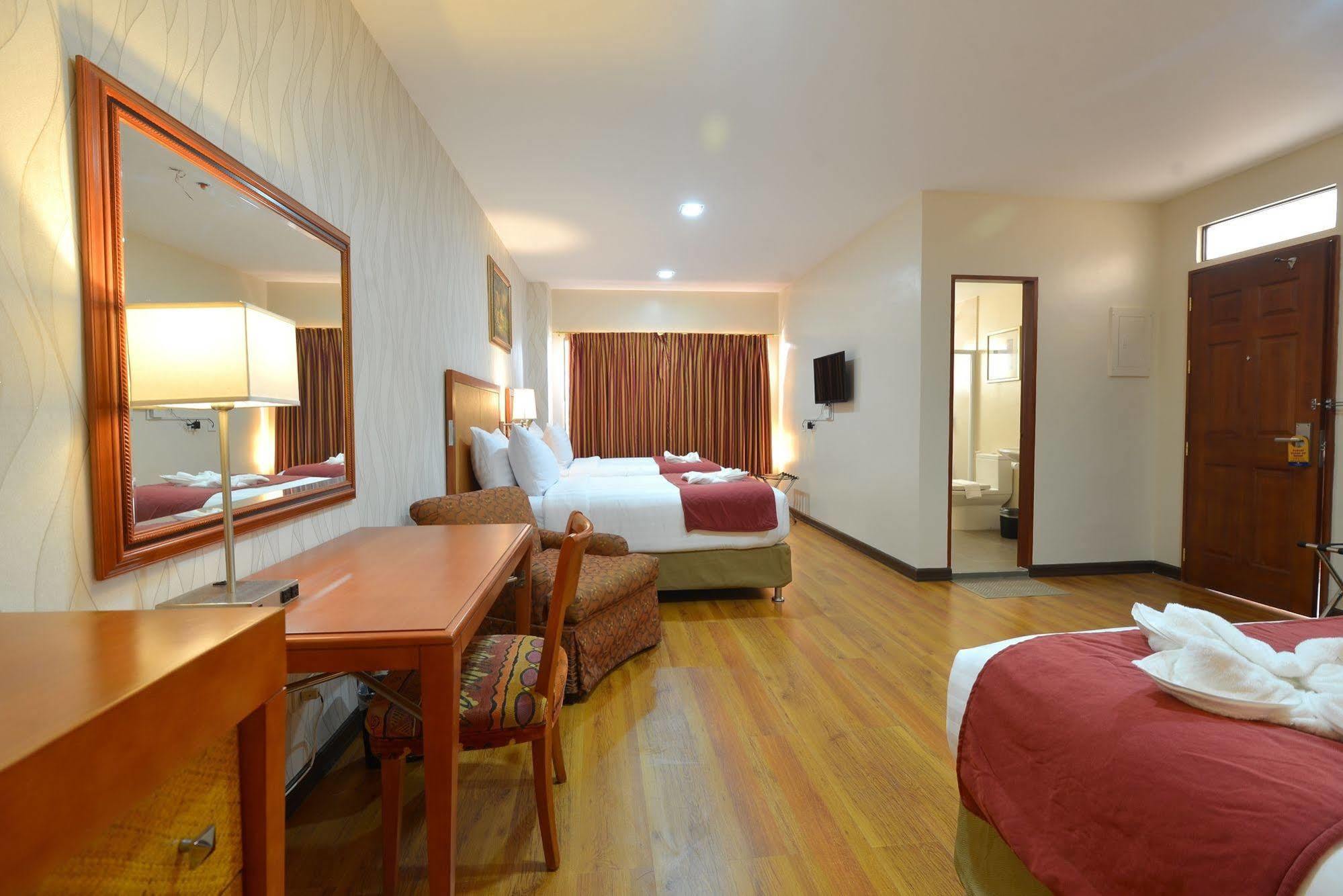Royal Suites Condotel Kalibo Ngoại thất bức ảnh
