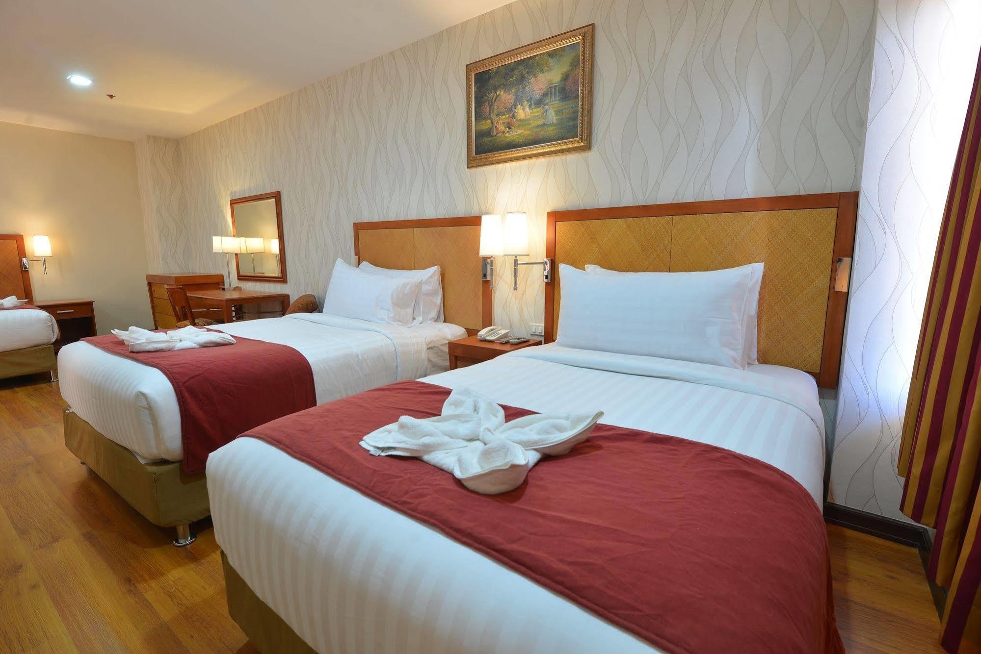 Royal Suites Condotel Kalibo Ngoại thất bức ảnh